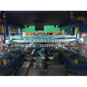 汽車鈑金沖壓機械手現(xiàn)場